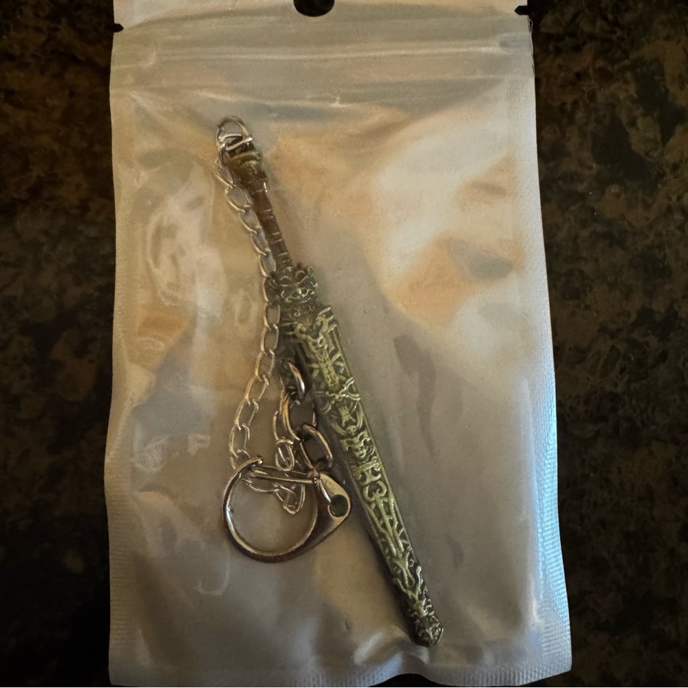 Mini Sword Keychain - Picture 4 of 8